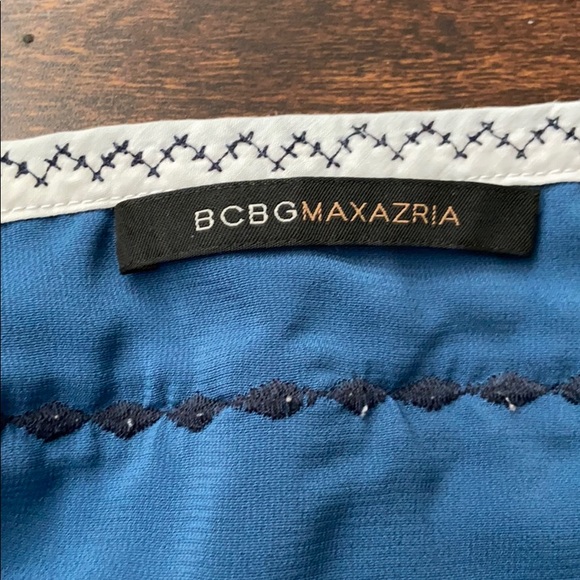 BCBG Embroidered Sample Shift Dress - Picture 6 of 8